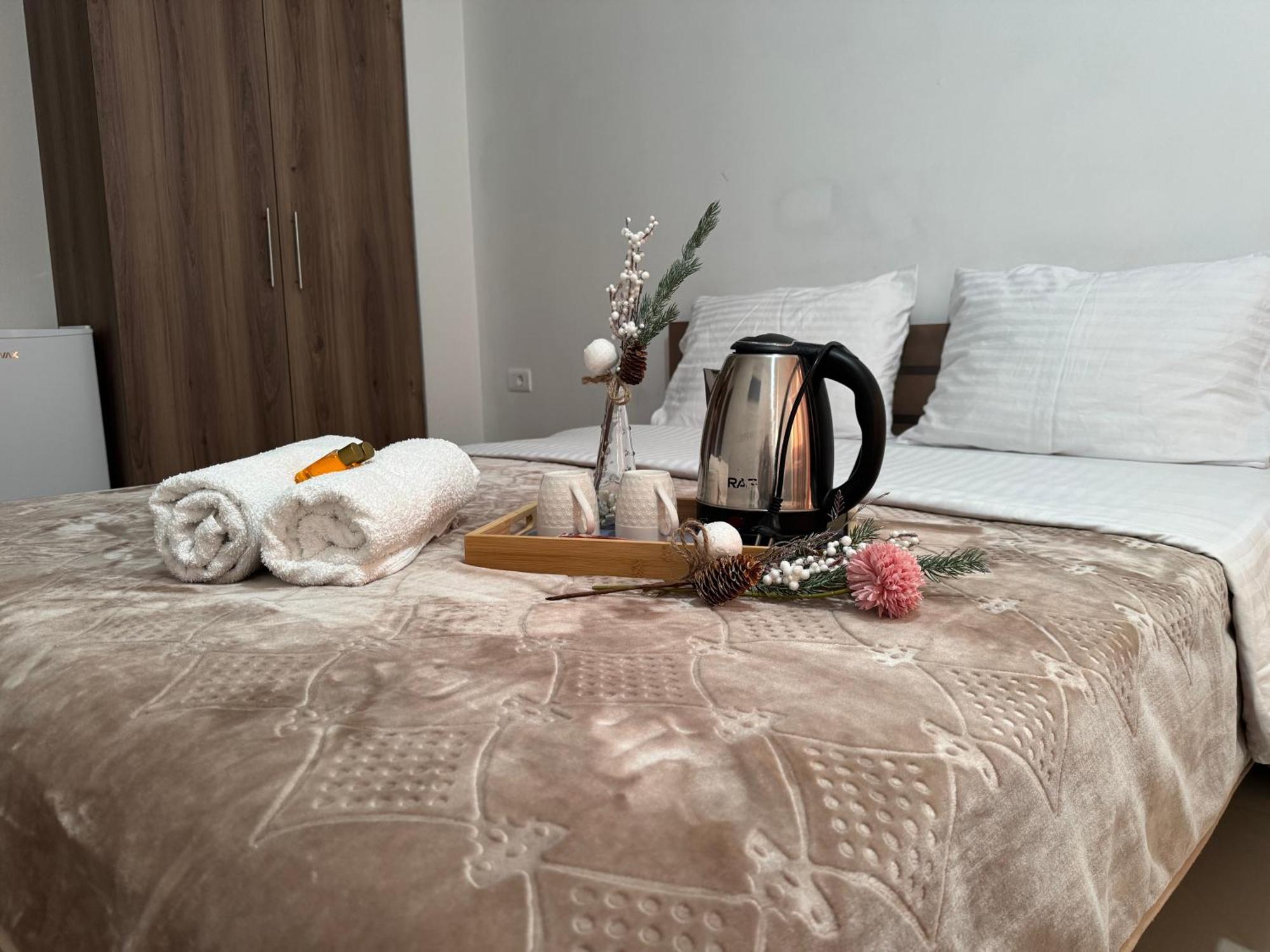 Hotel Majestic Struga Esterno foto