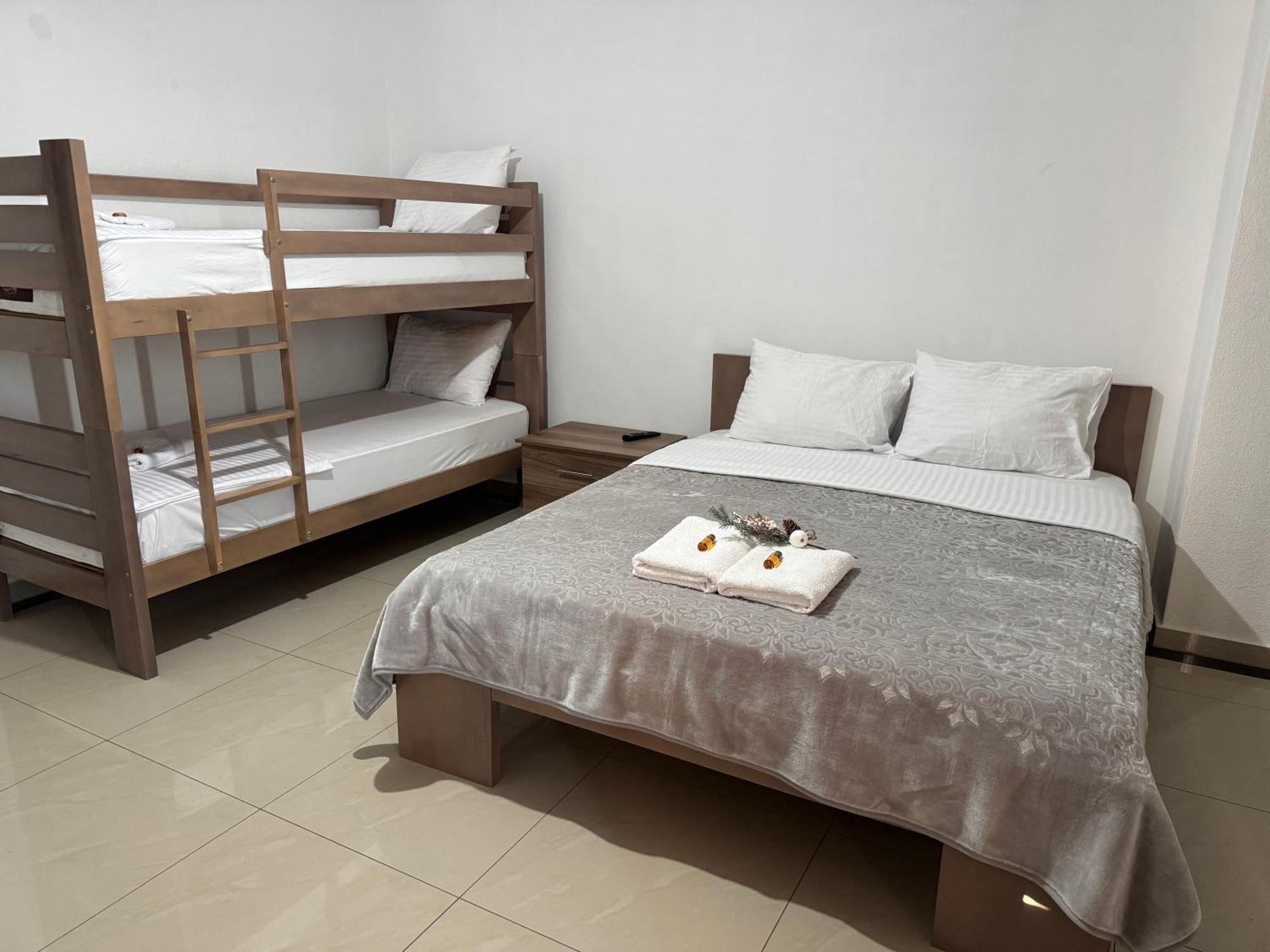 Hotel Majestic Struga Esterno foto