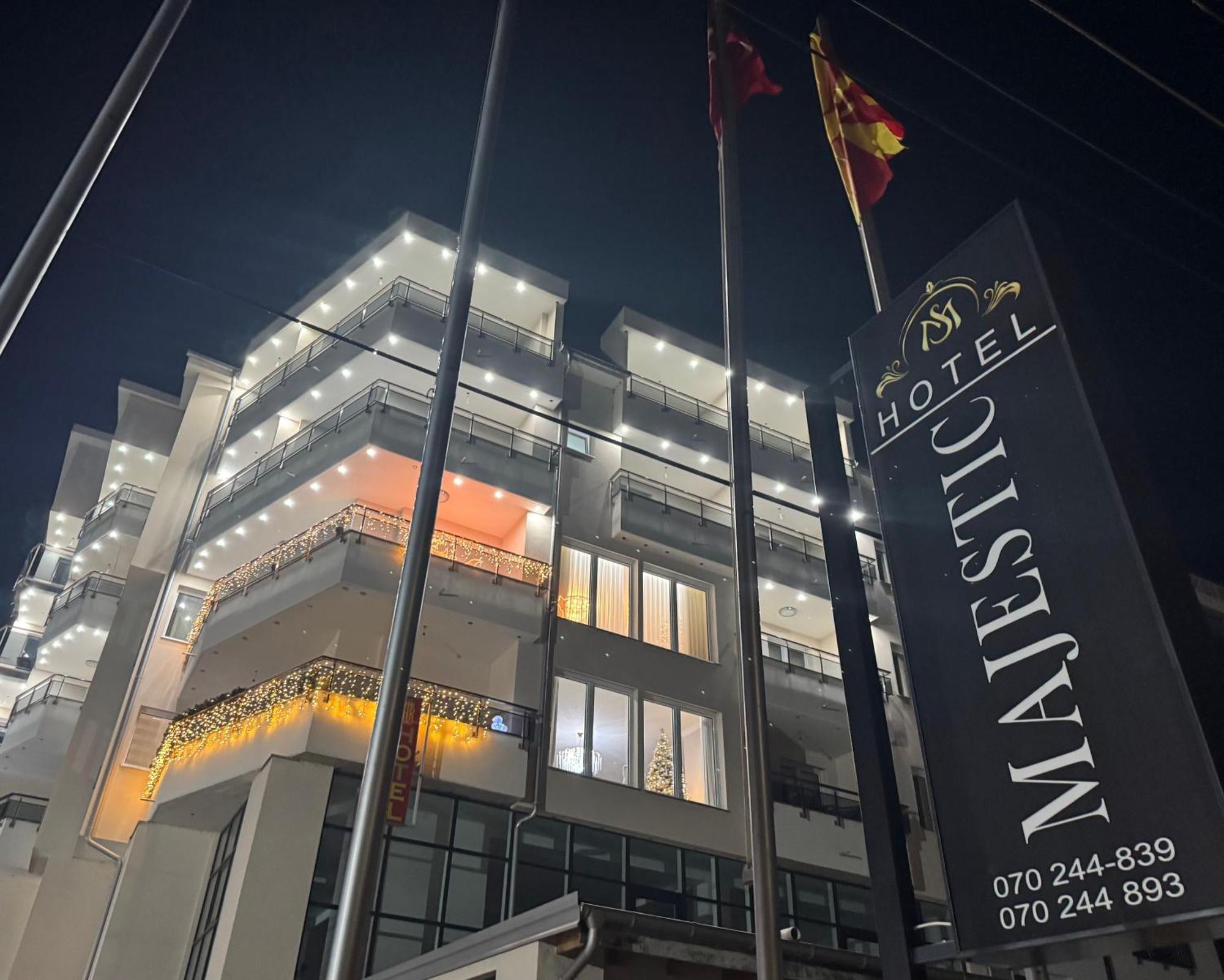 Hotel Majestic Struga Esterno foto