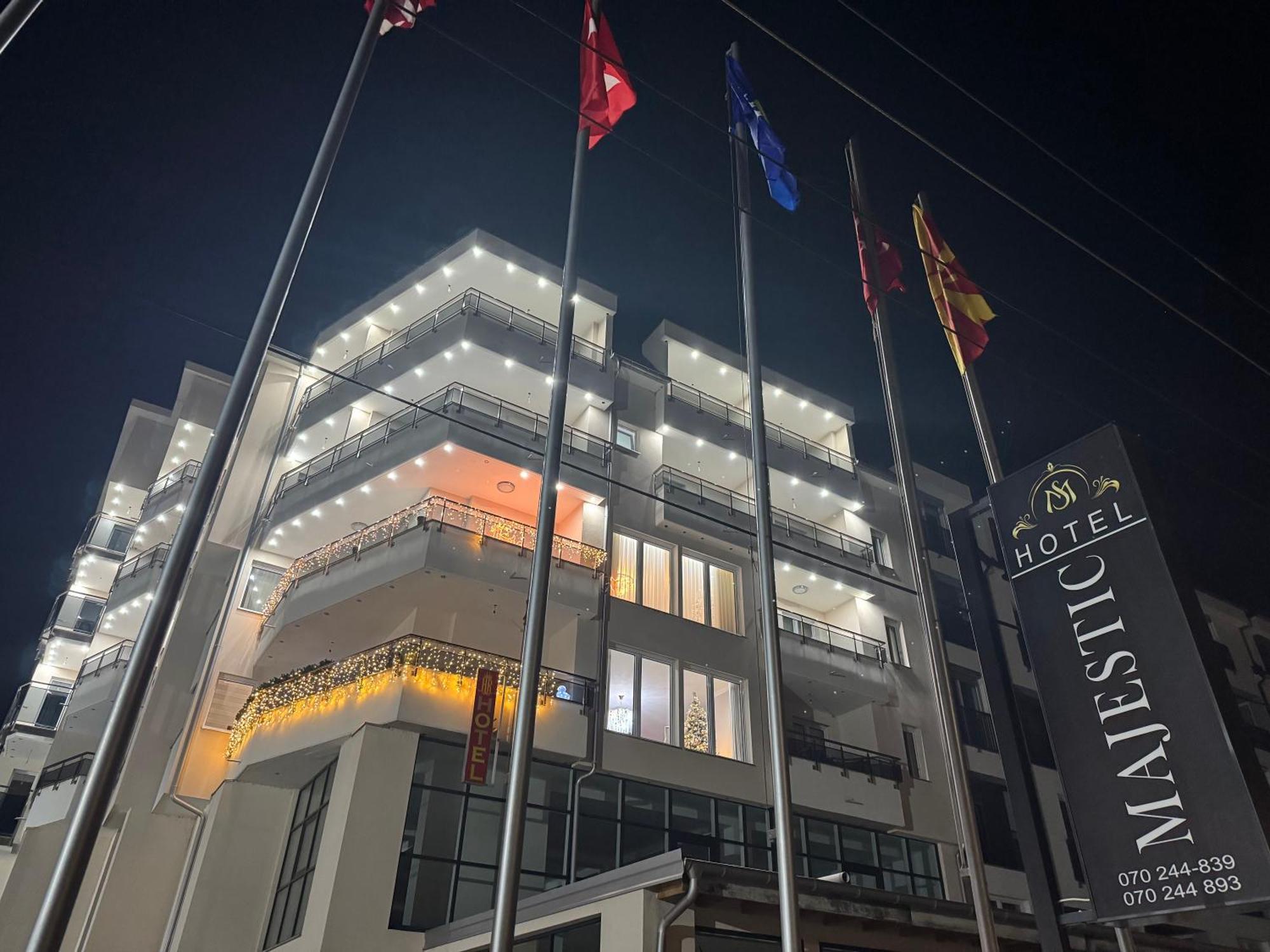 Hotel Majestic Struga Esterno foto