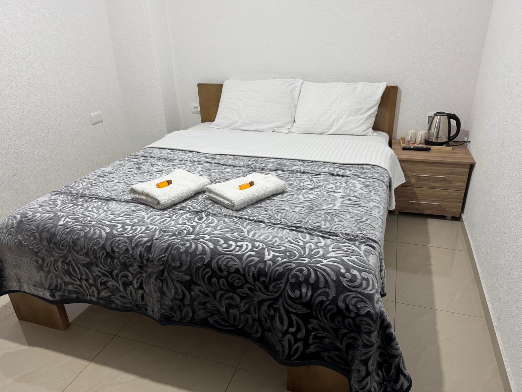 Hotel Majestic Struga Esterno foto