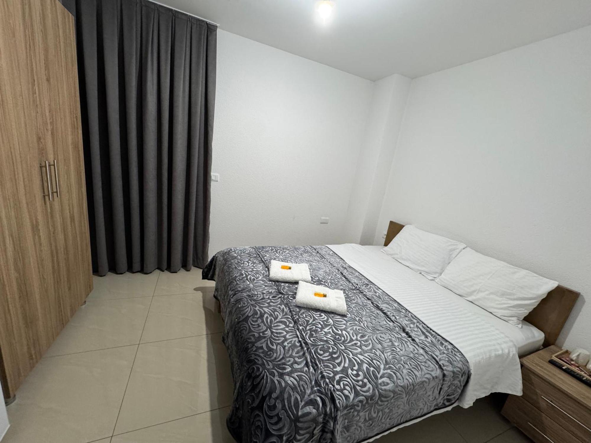 Hotel Majestic Struga Esterno foto