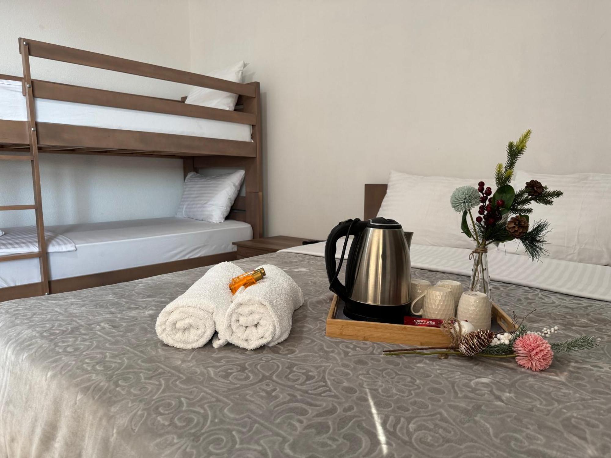 Hotel Majestic Struga Esterno foto
