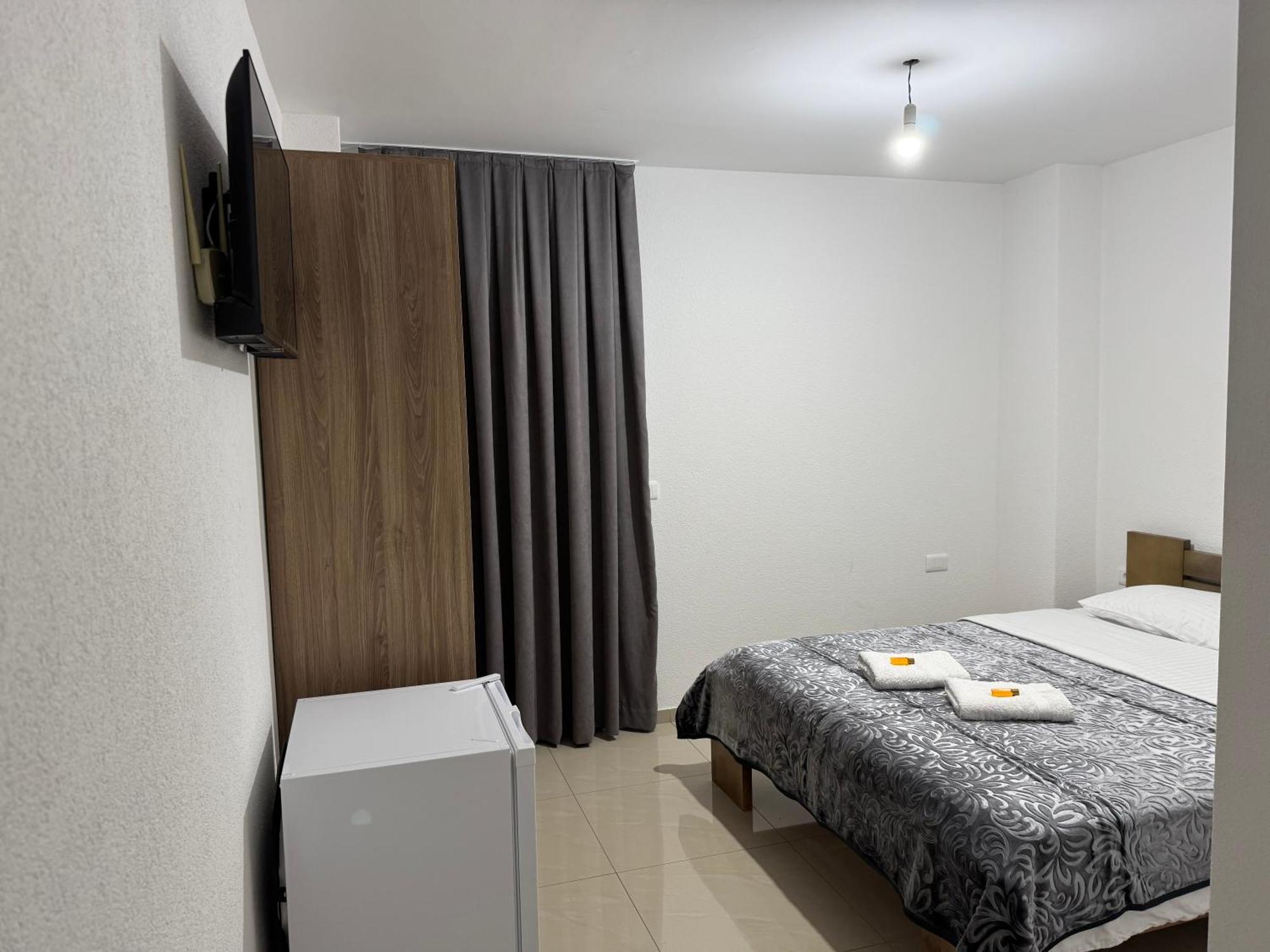 Hotel Majestic Struga Esterno foto