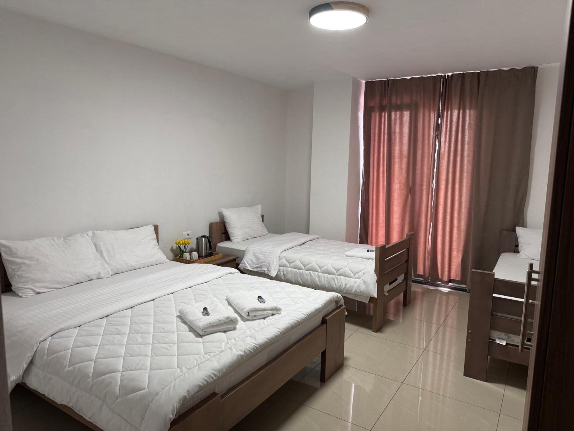 Hotel Majestic Struga Esterno foto